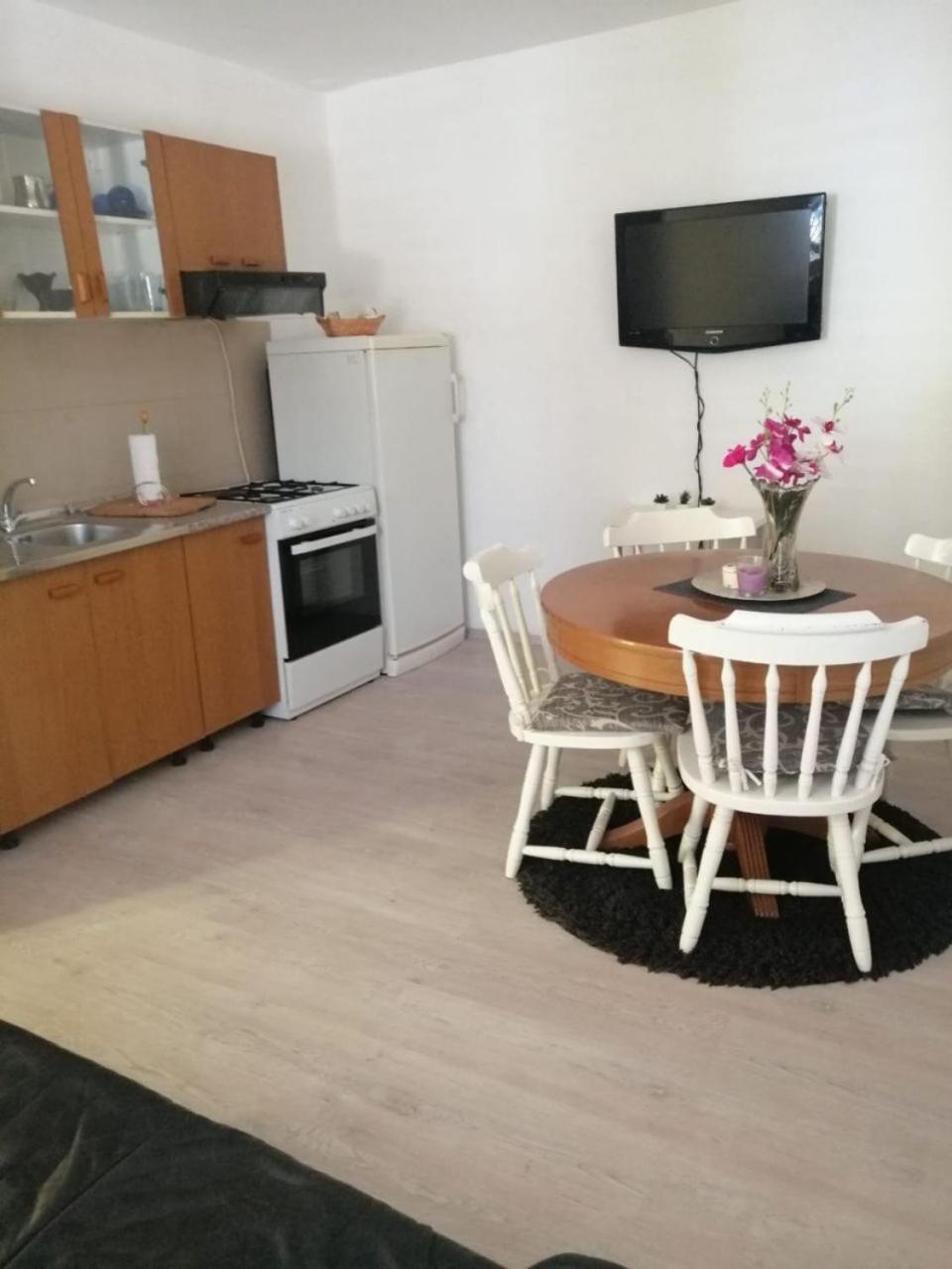 Apartment Anka Marina Luaran gambar