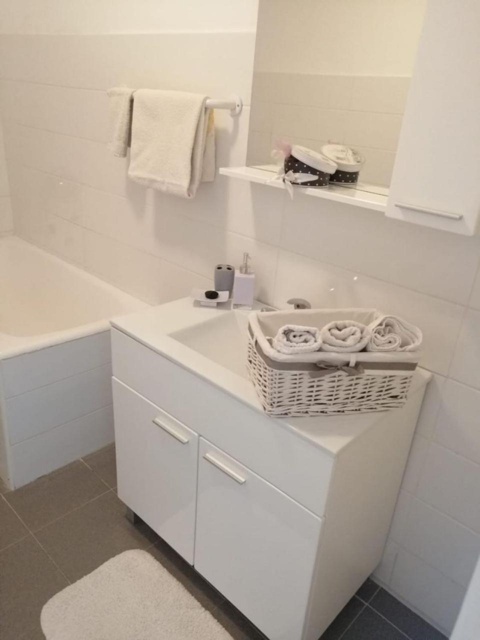 Apartment Anka Marina Luaran gambar